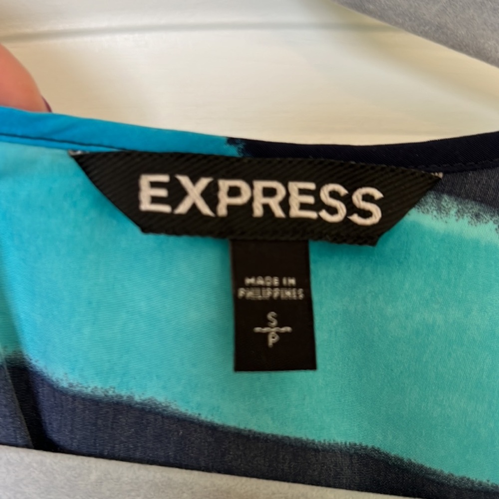 Express Cold Shoulder, Partial Zip Back Dress. Us… - image 2